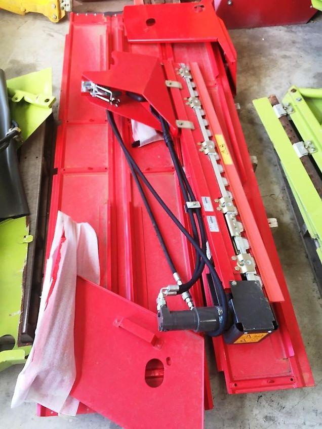 Ziegler Rapskit Claas Vario 716 9m mit 1 Rapsmetrenner rechts