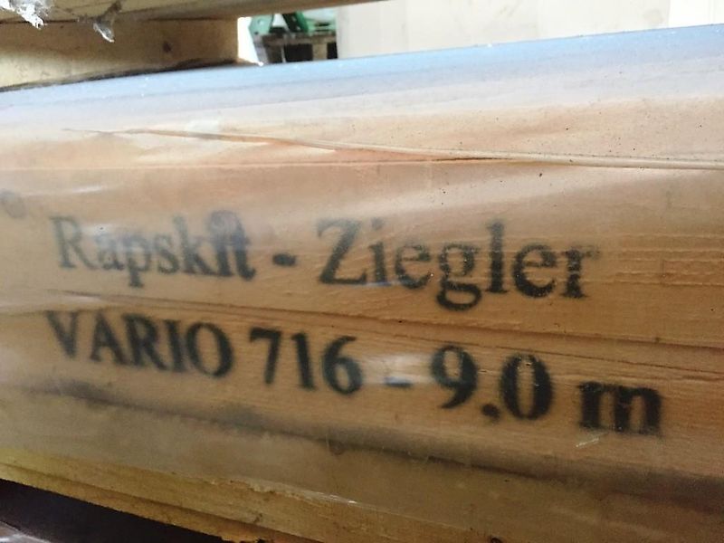 Ziegler Rapskit Claas Vario 716 9m mit 1 Rapsmetrenner rechts