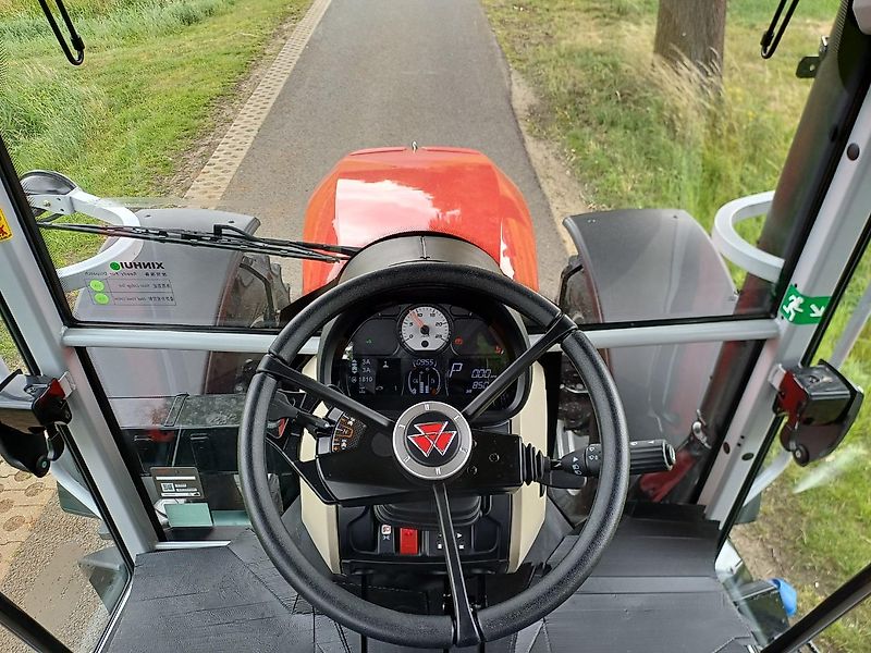 Massey Ferguson 5M.115 Dyna-4