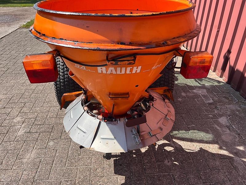 Iseki Iseki TM 3215 AHLK Kommunaltraktor Schlepper Winterdienst Traktor