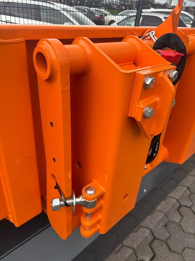 Saphir TLH 200 Multi mit Kommunalplatte / RAL 2011