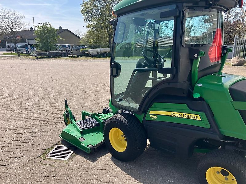 John Deere 1585 M/72" FASTBACK