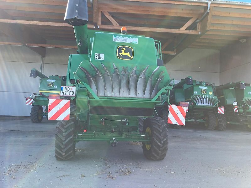 John Deere T560HM