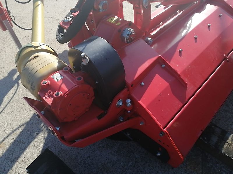 Tehnos Thenos Seitentmulcher Tehnos MB Profi LW220R Arbeitsbreite 220cm Gewicht 1042kg Seitenverschiebung 140cm 55 Grad in Gräben & 90 Grad für Wegeränder