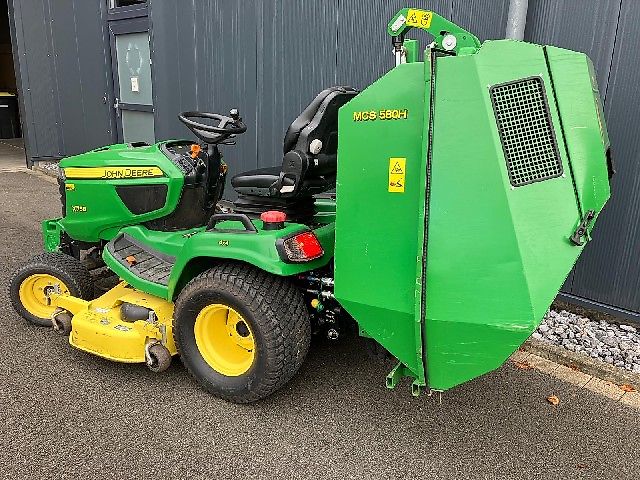 John Deere X758