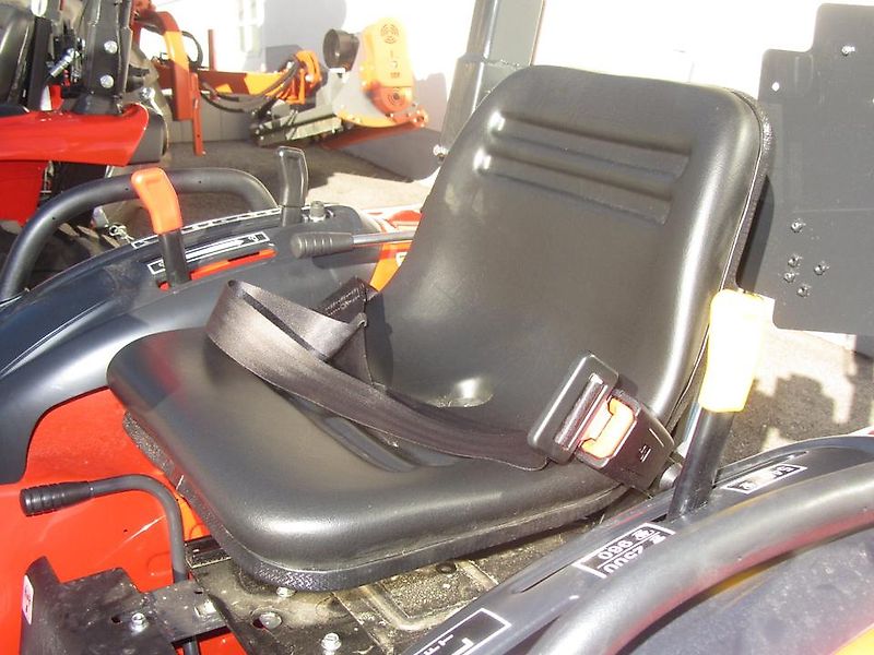 Branson Schlepper 2500 hL Radial-Bereifung inkl.Frontlader