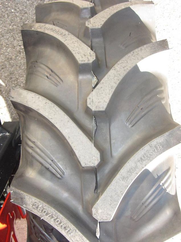 Branson Schlepper 2500 hL Radial-Bereifung inkl.Frontlader