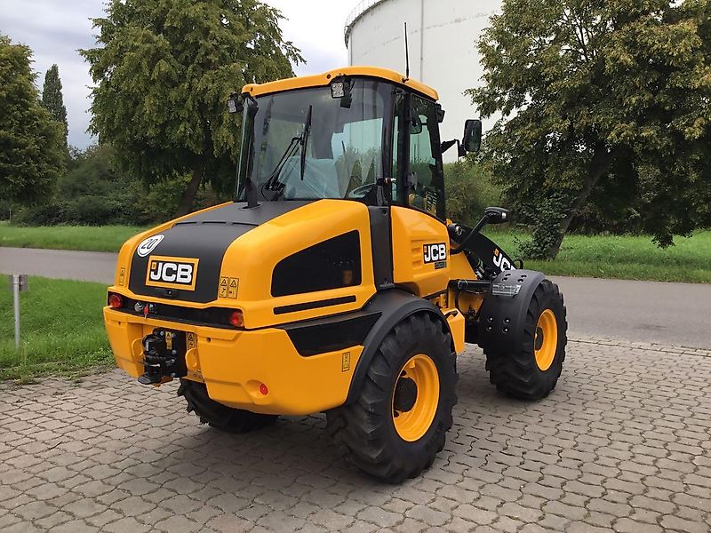 JCB 409 Agri NEU