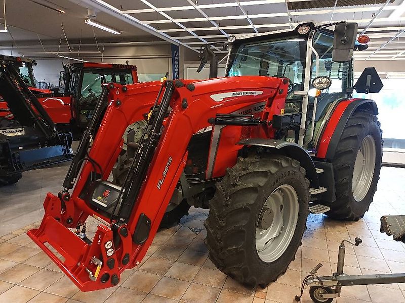Massey Ferguson 5m.115 Dyna-4