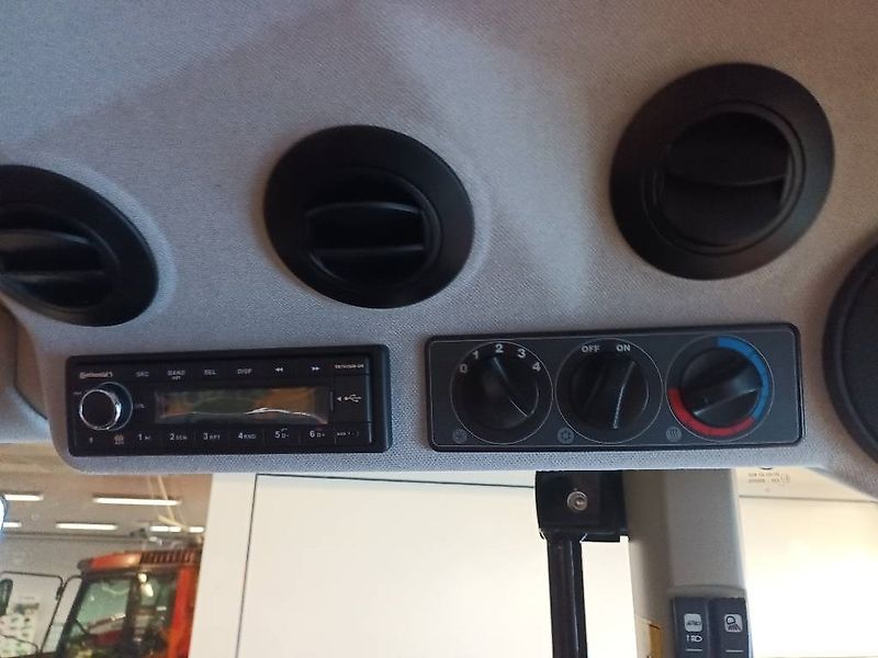 Massey Ferguson 5m.115 Dyna-4