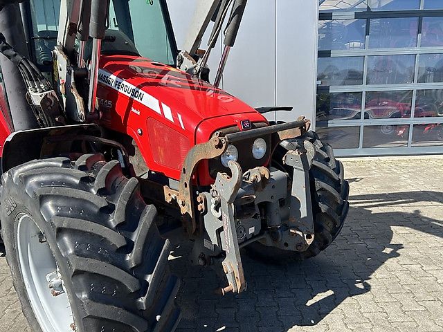 Massey Ferguson 5445 Dyna-4