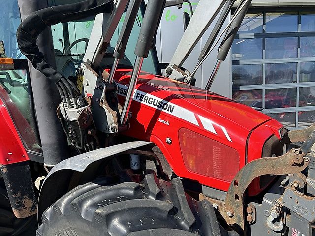Massey Ferguson 5445 Dyna-4