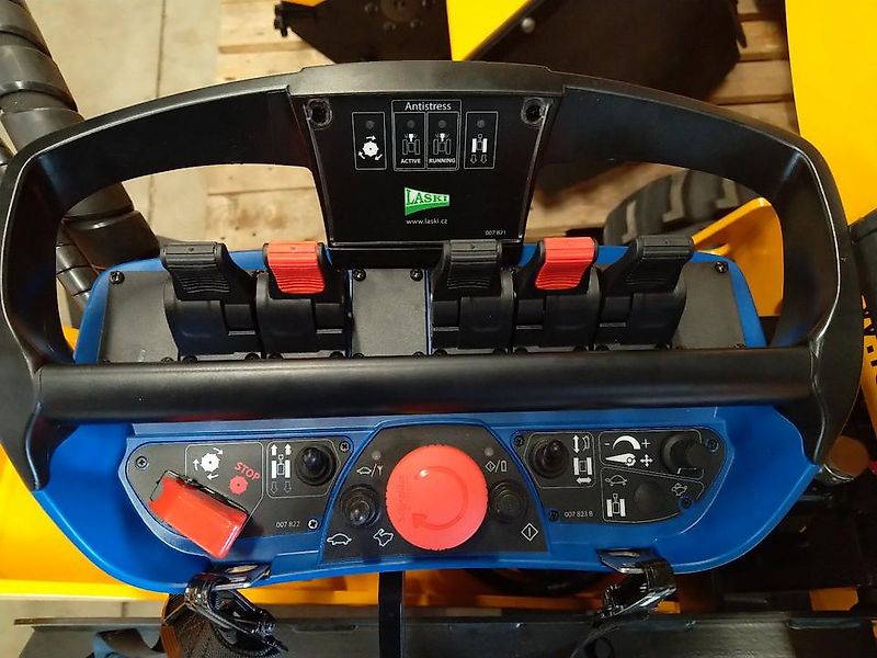 Baumstumpffräse, Stubbenfräse LASKI Predator 56 RX auf Gummiketten, Funkferngesteuert . Die High-End Wurzelfräse für den Profi!