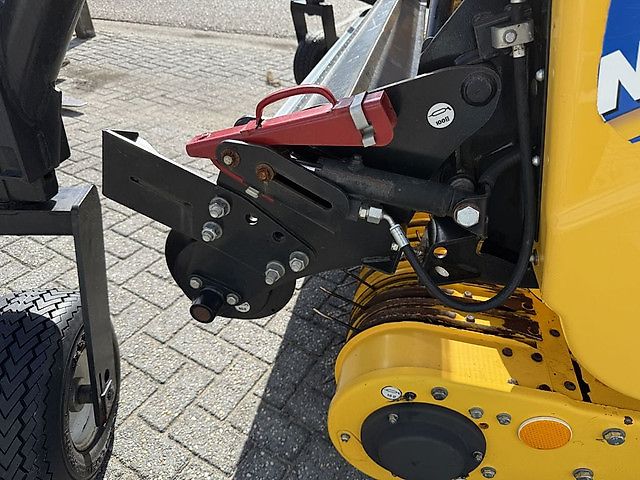 New Holland 300FPE Gras Pickup