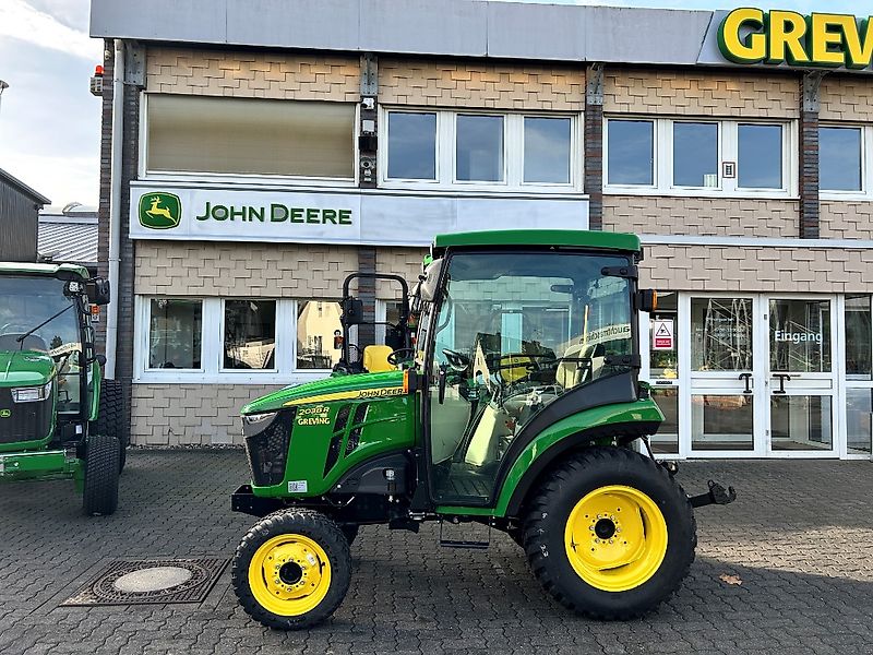 John Deere 2038R Kab