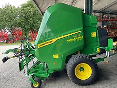 John Deere V451M