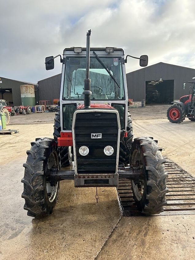 Massey Ferguson 690