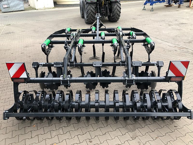 Agroland Mulchgrubber Flügelschare Federstahlwalze LED-Beleuchtung 3m