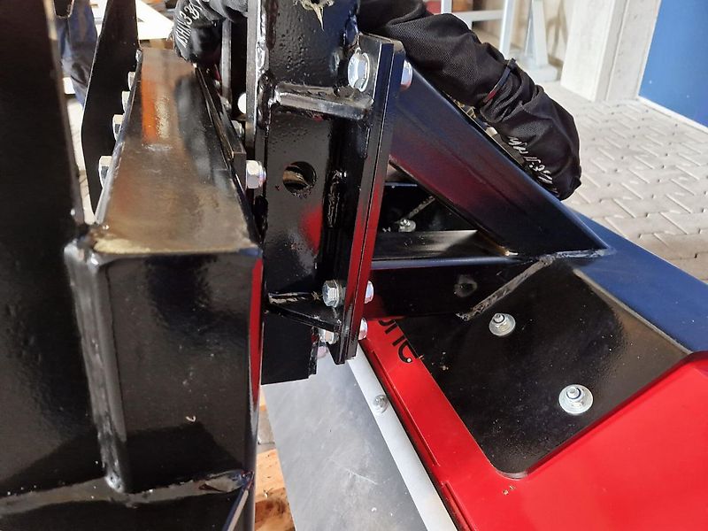 Dragone L 130 HY Hydraulischer Mulcher /Schlegelmulcher für Hoflader /Radlader