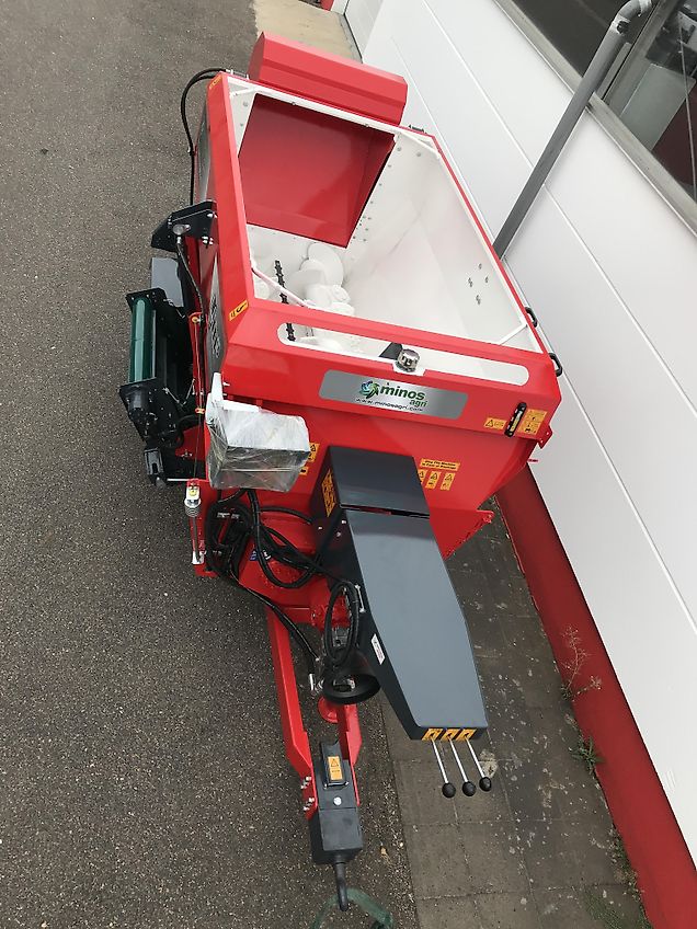 Minos Agri Futtermischwagen T-YYKM 4K
