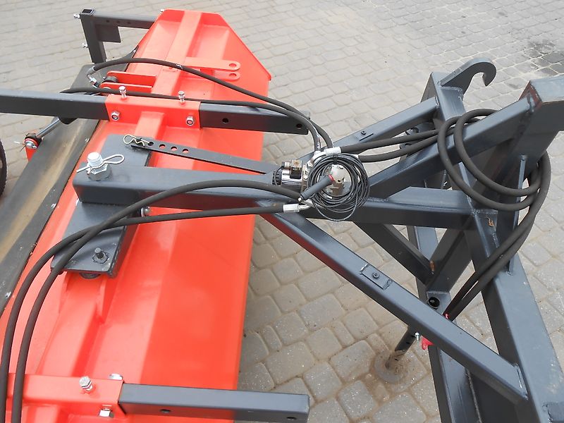 Metal-Technik Kehrmaschine/ Sweeper/ Zamiatarka 2,4*M / Barredora 2.4*M