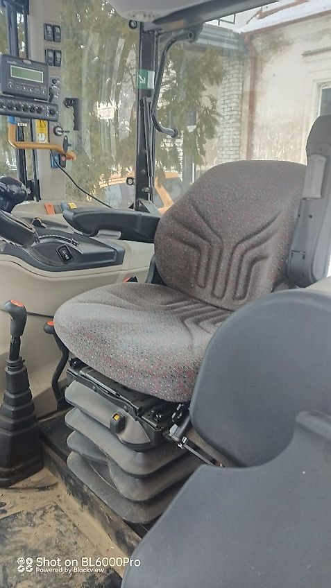 Massey Ferguson 5713 M