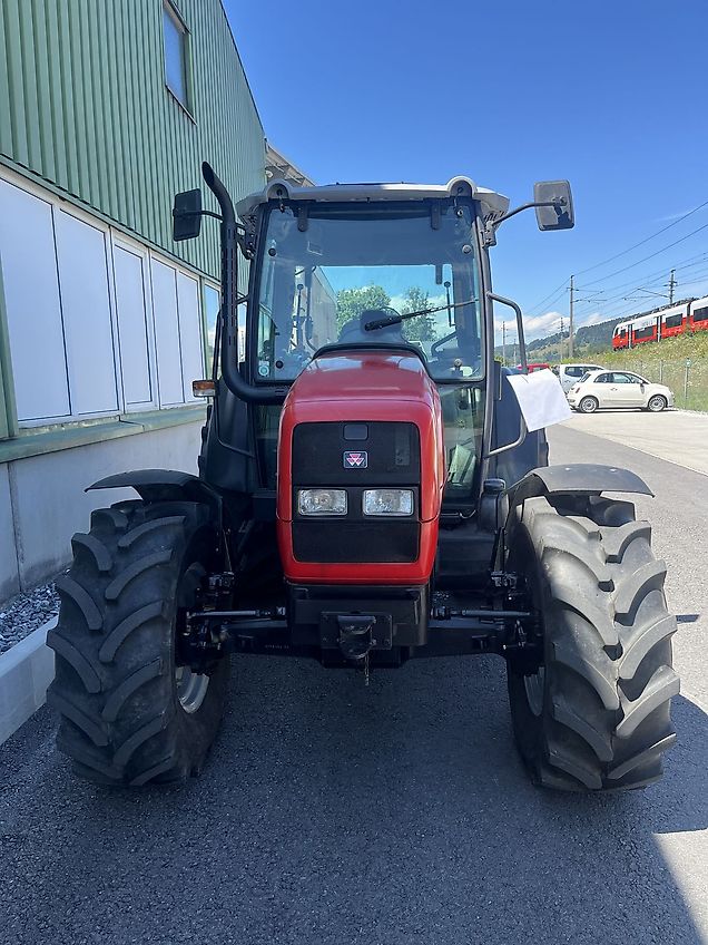 Massey Ferguson 2435
