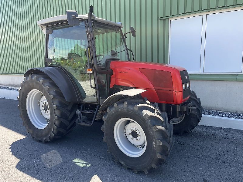 Massey Ferguson 2435
