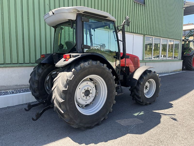 Massey Ferguson 2435