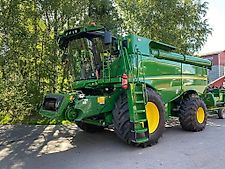 John Deere S780