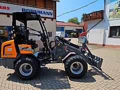 Giant G 2500 X-TRA HD Y, Kompaktradlader mit EURO-Aufnahme, 2,4t. Auch zur Miete!