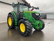 John Deere 6215R