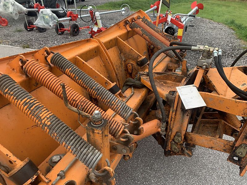 Hauer Schneepflug SRS 2600