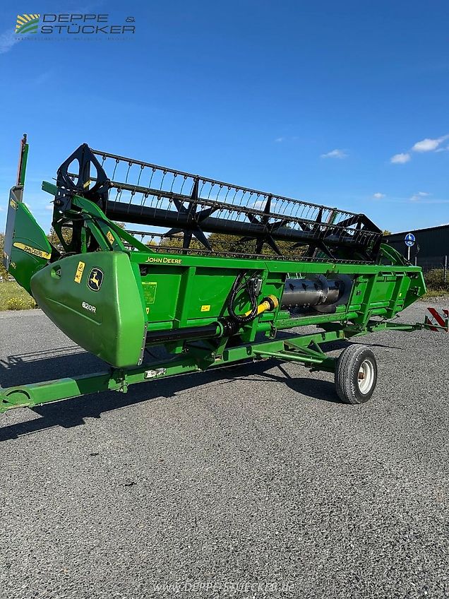 John Deere T560 HillMaster mit 620R und Rapstisch