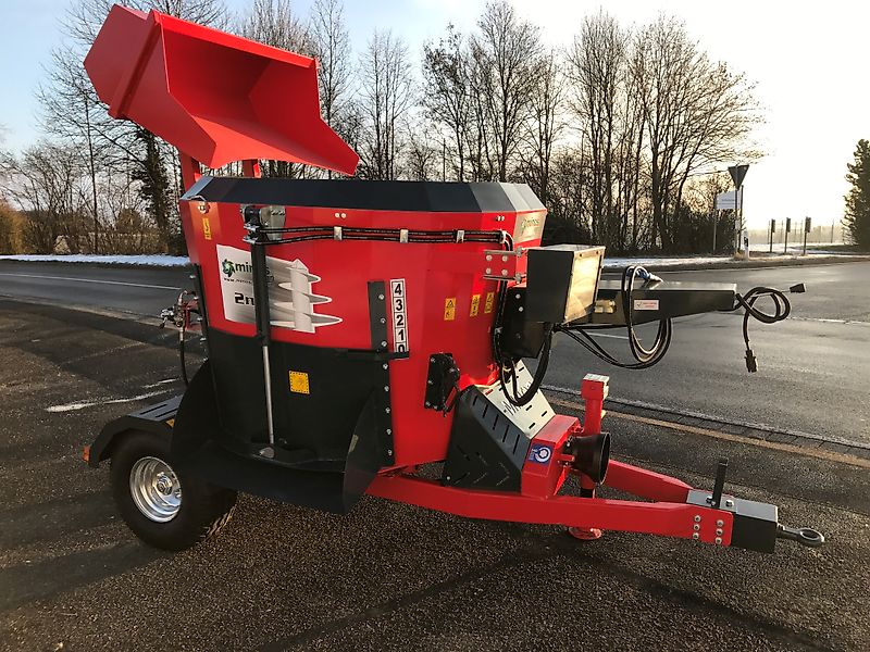 Minos Agri Futtermischwagen T-DYKM 2K