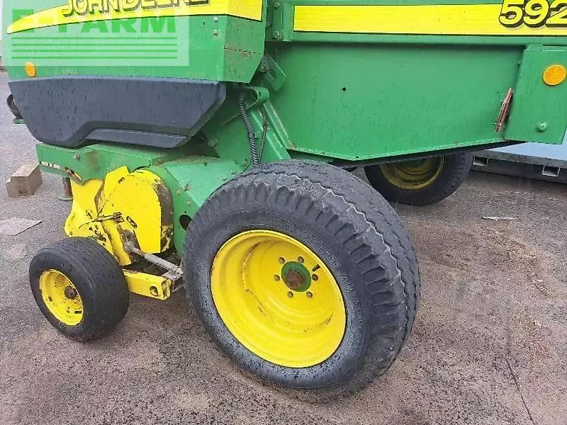 John Deere 592