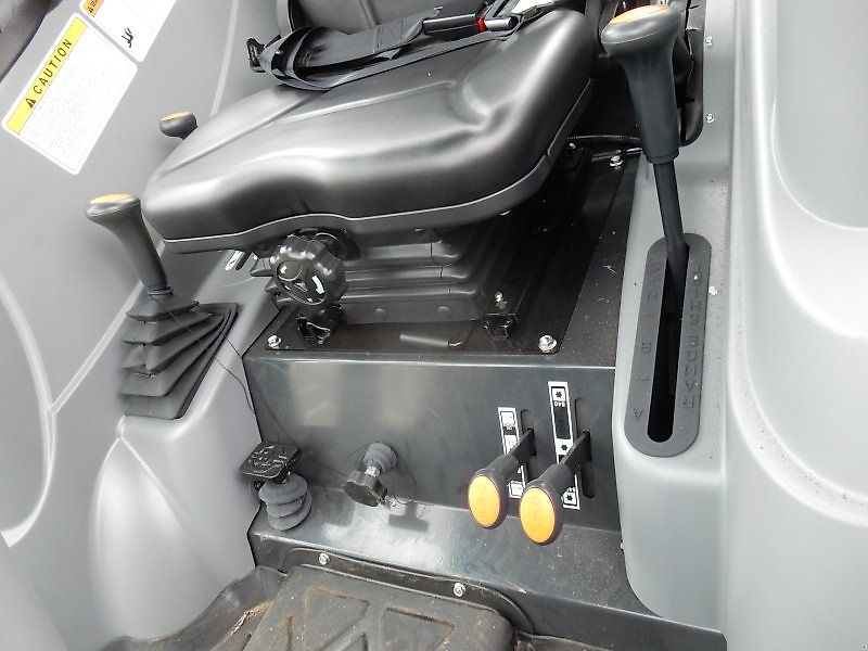 Branson 6225C 58PS Allrad-Kabinenschlepper