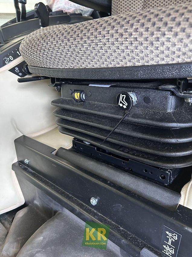 John Deere 2032R #696233