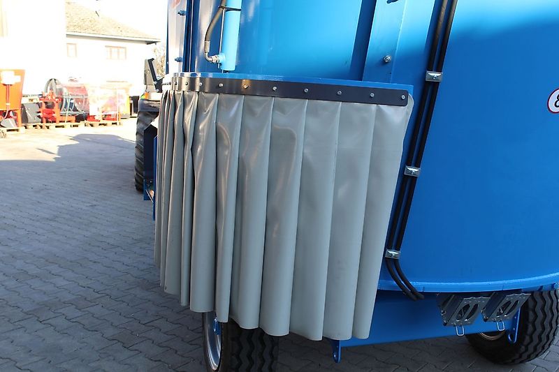 Euromilk Futtermischwagen Rino FX 900 Compact