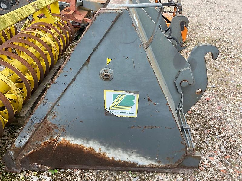 Bressel und Lade 2000