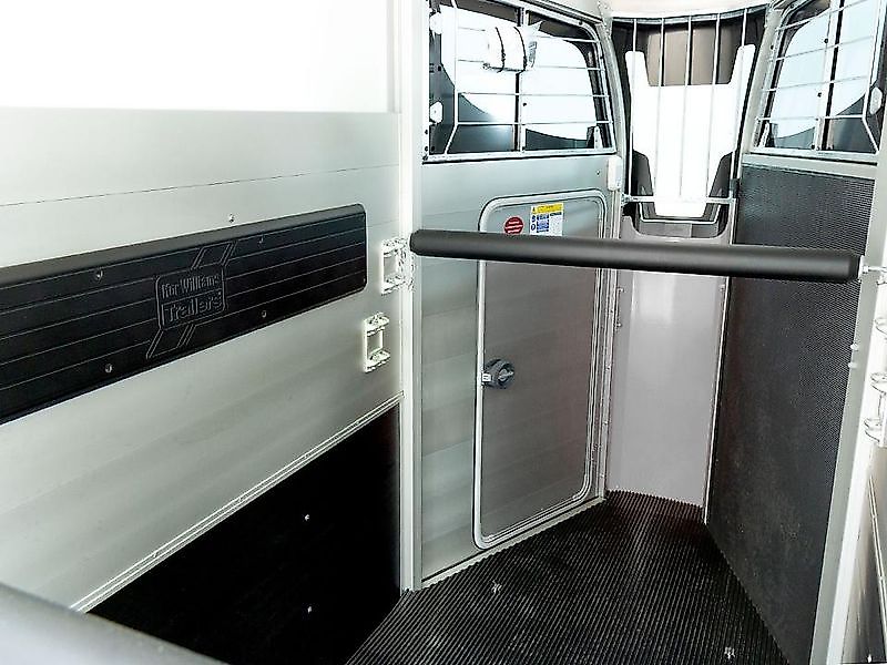 Ifor Williams Pferdeanhänger HBX 403|Frontausstieg|neues Modell|s